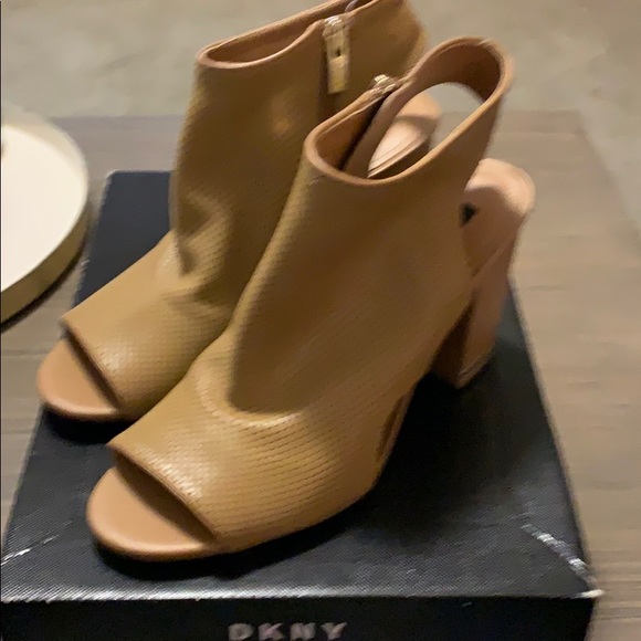 DKNY booties size 8 - Picture 1 of 5